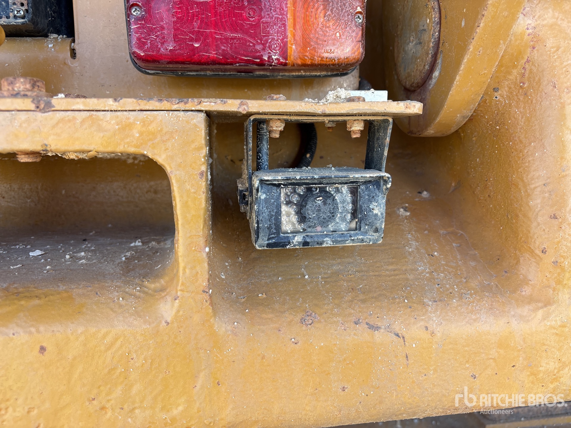 2000 Caterpillar D400E