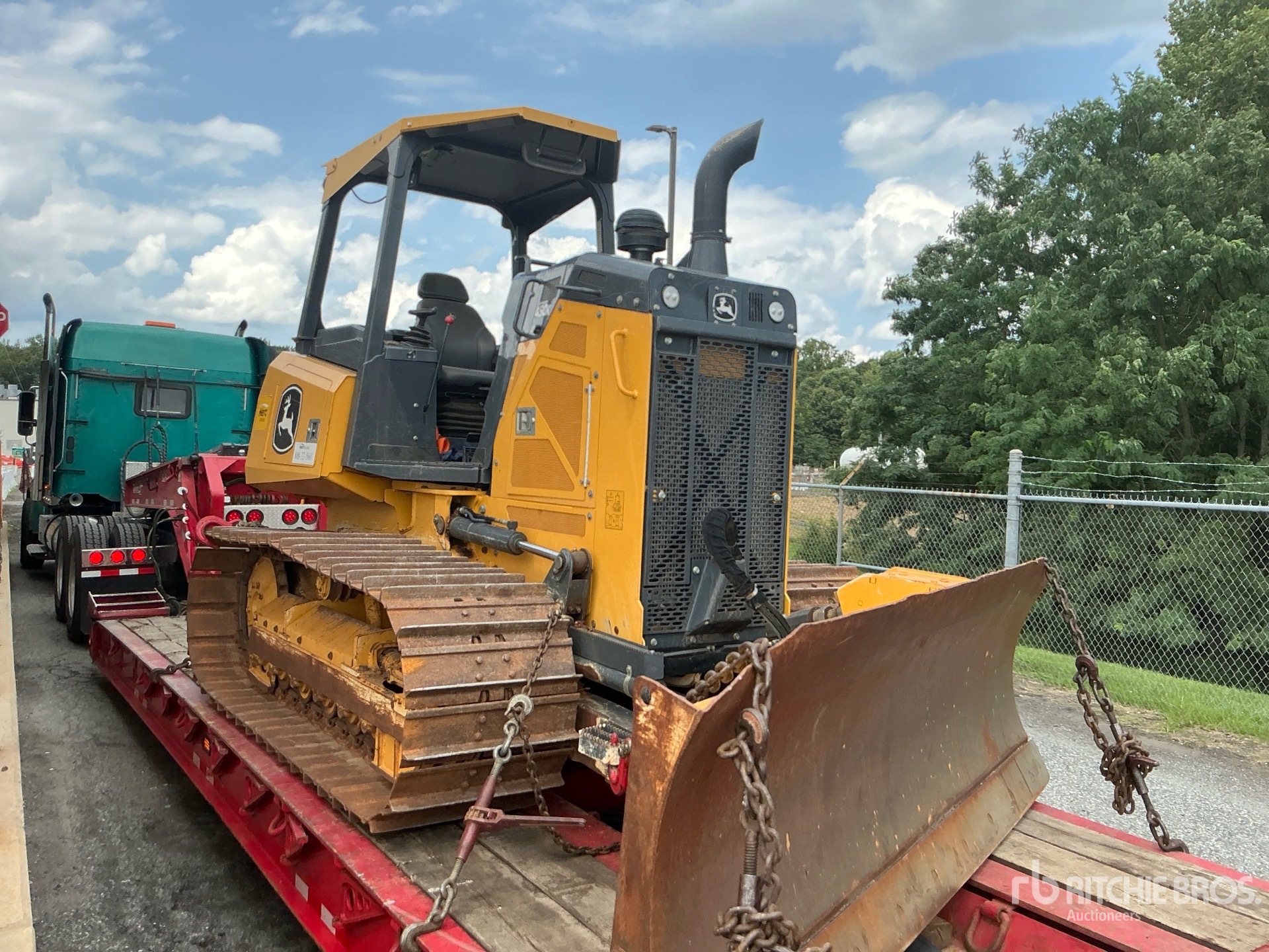 Photo of a 2021 John Deere 450K