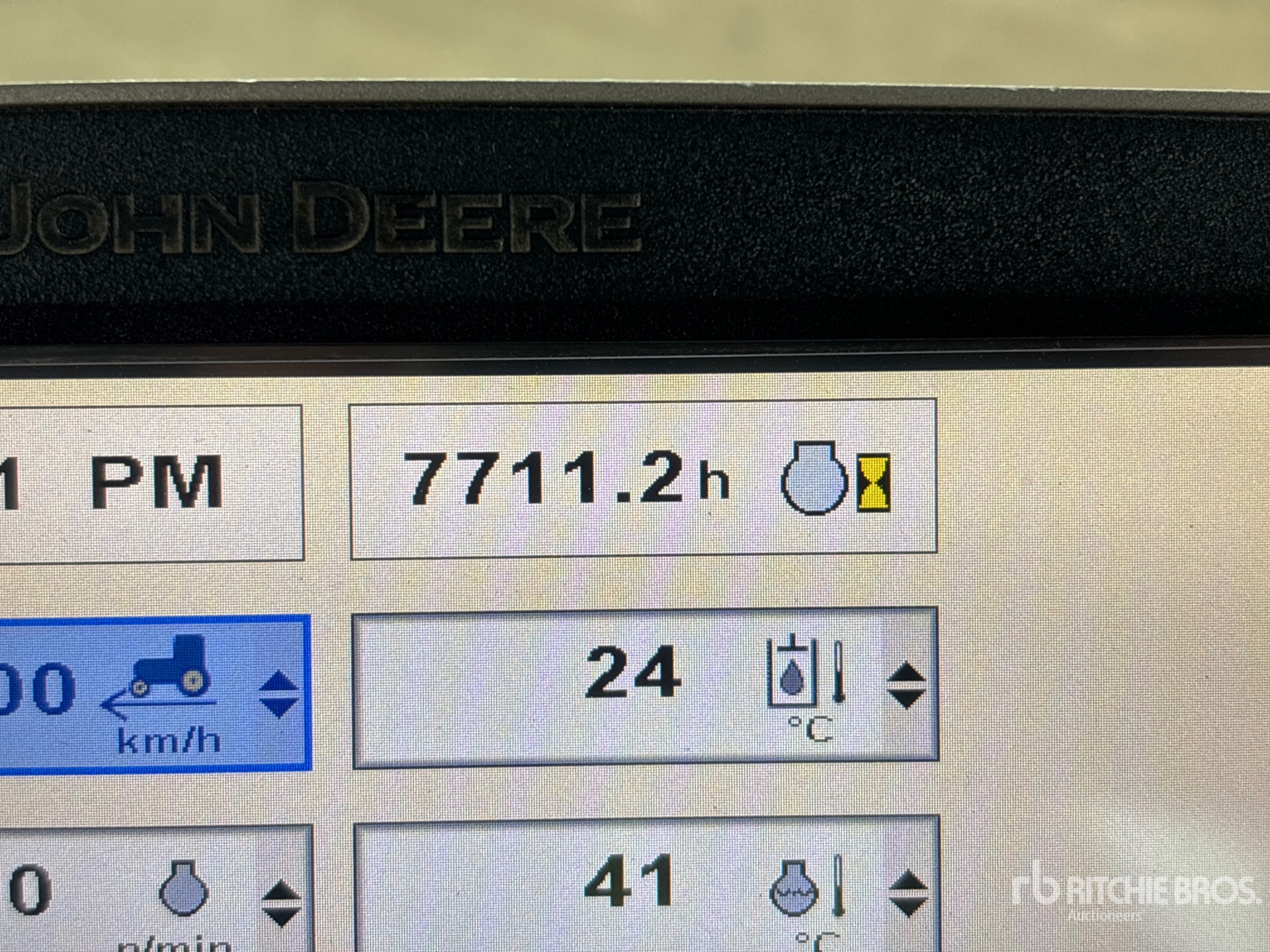 2013 John Deere 7215R
