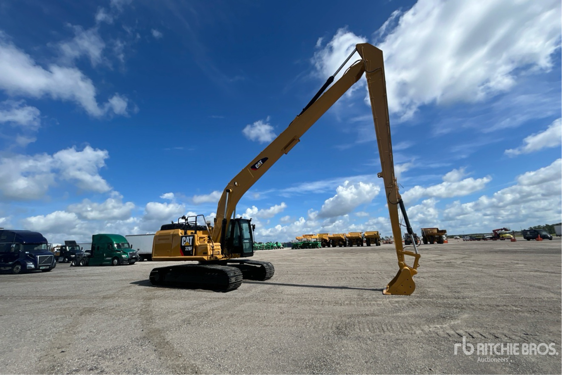 2018 Caterpillar 326F L