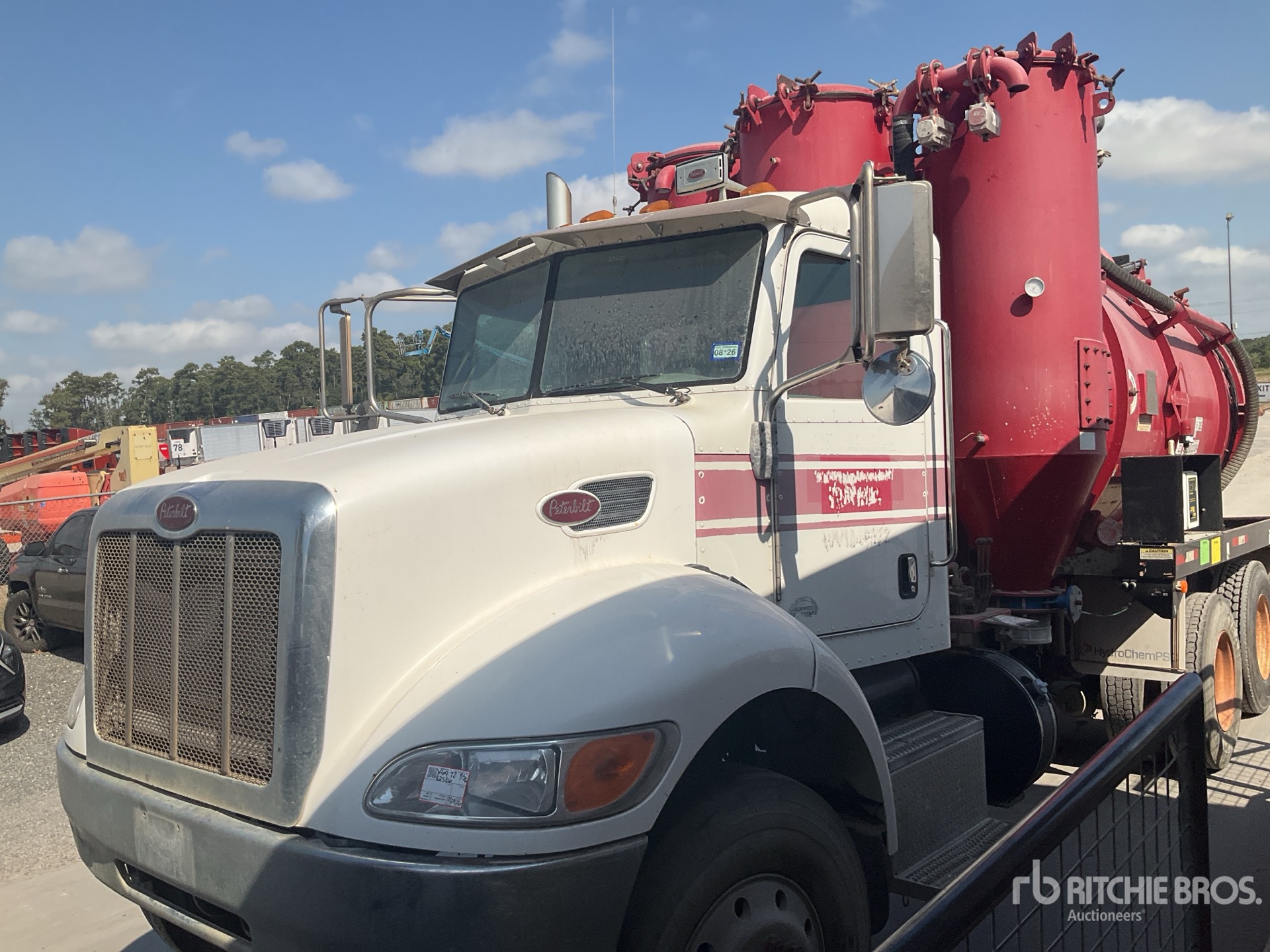 2013 Peterbilt 348