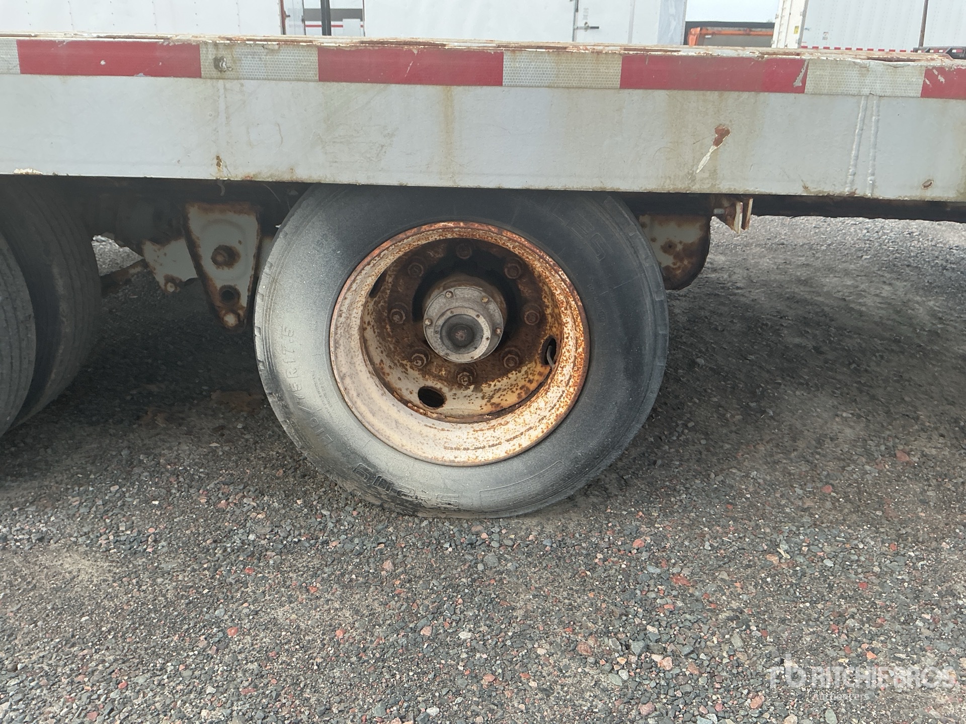 2004 Eager Beaver 18160 lb 27 ft T/A