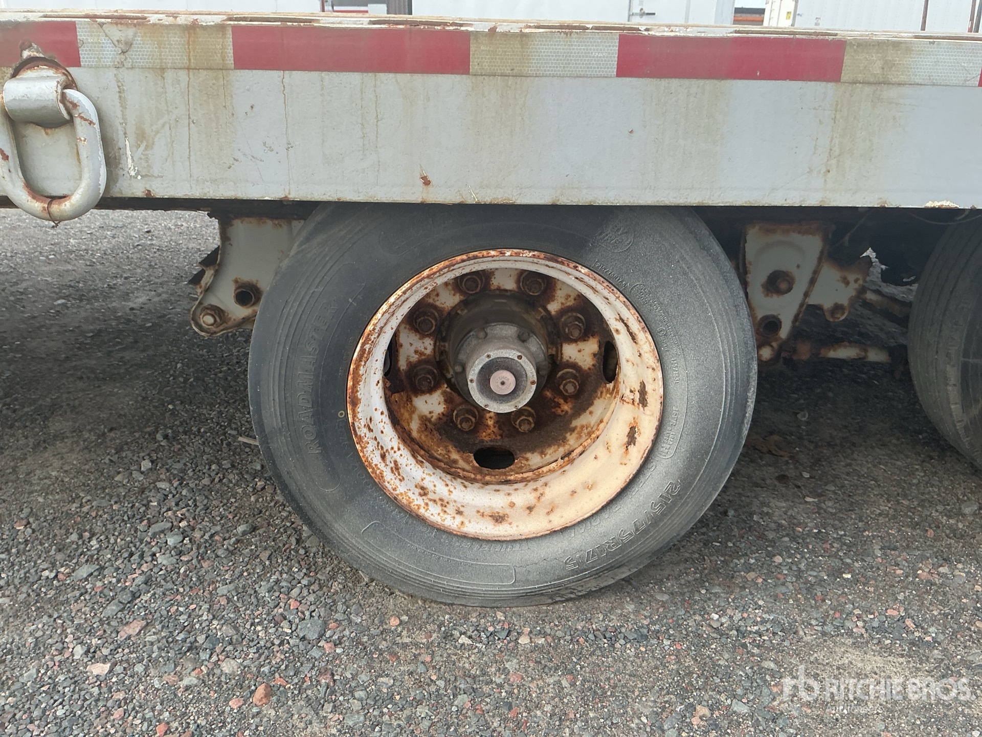 2004 Eager Beaver 18160 lb 27 ft T/A
