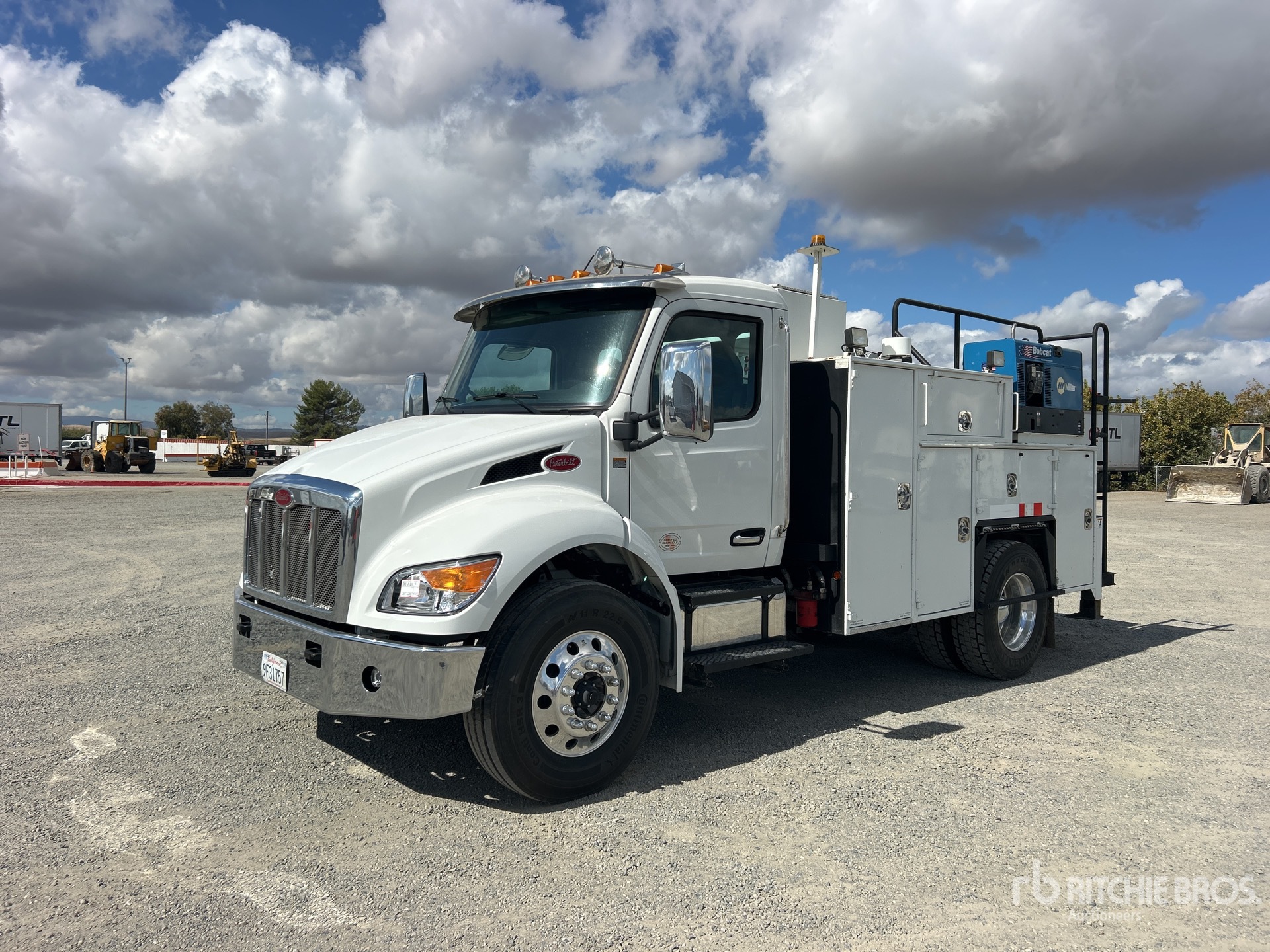 2025 Peterbilt 567
