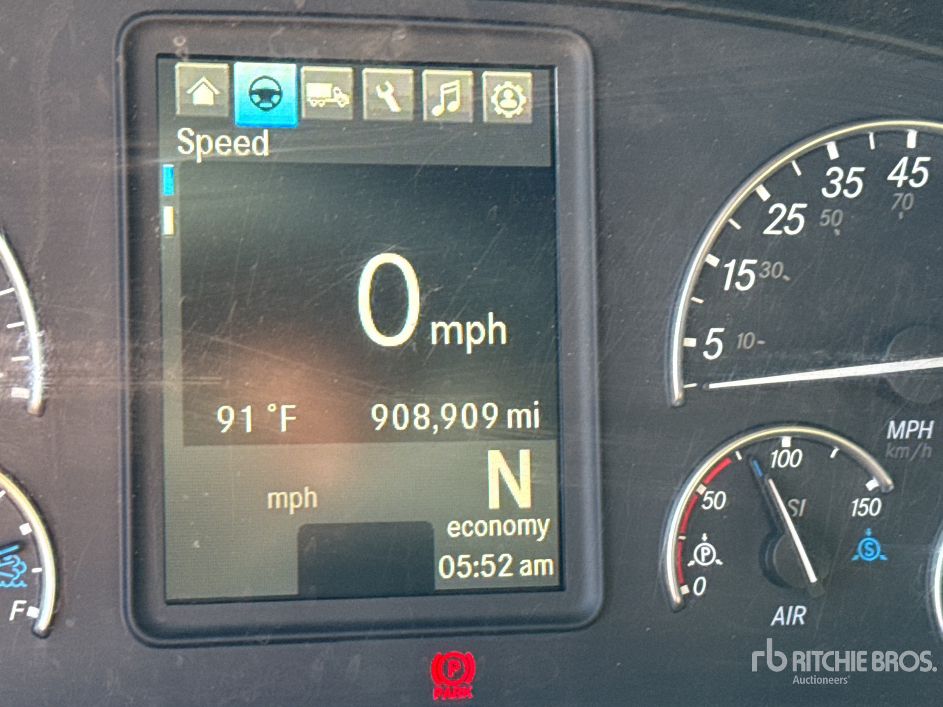 2020 Freightliner CASCADIA 126