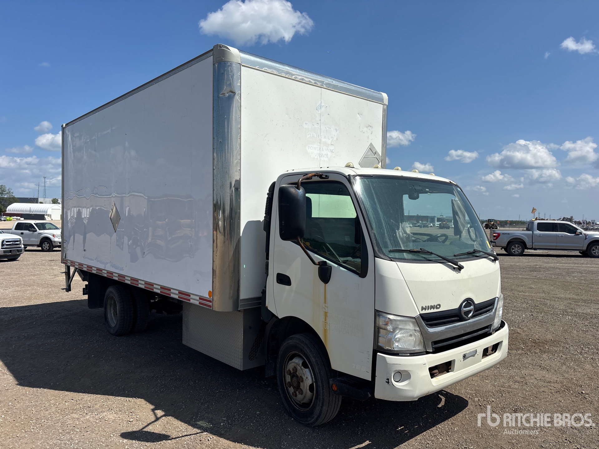 2015 Hino 195