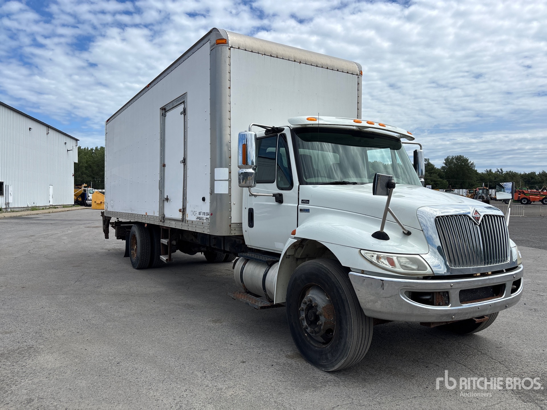 2012 International 4300M7 SBA