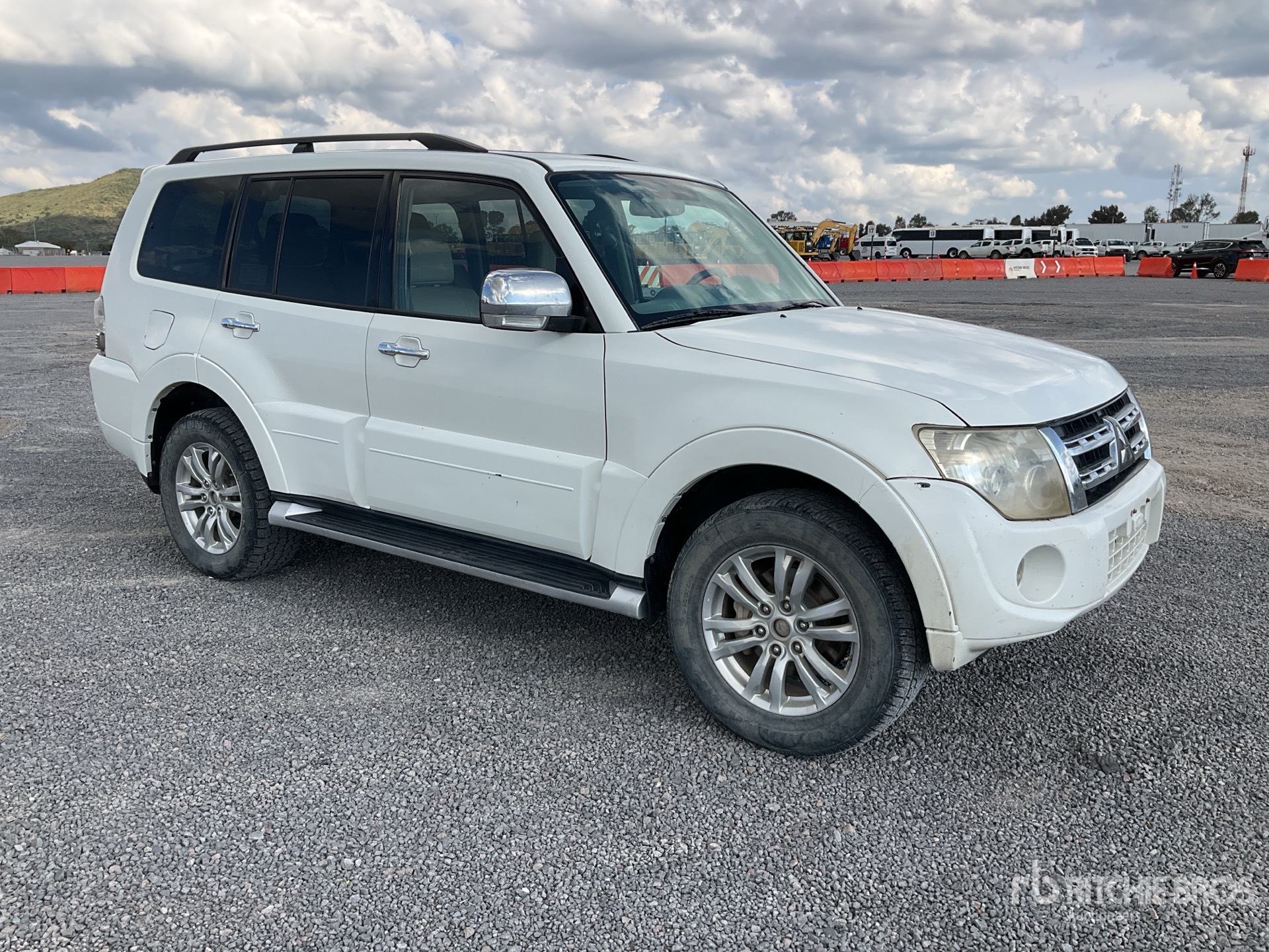 2014 Mitsubishi MONTERO
