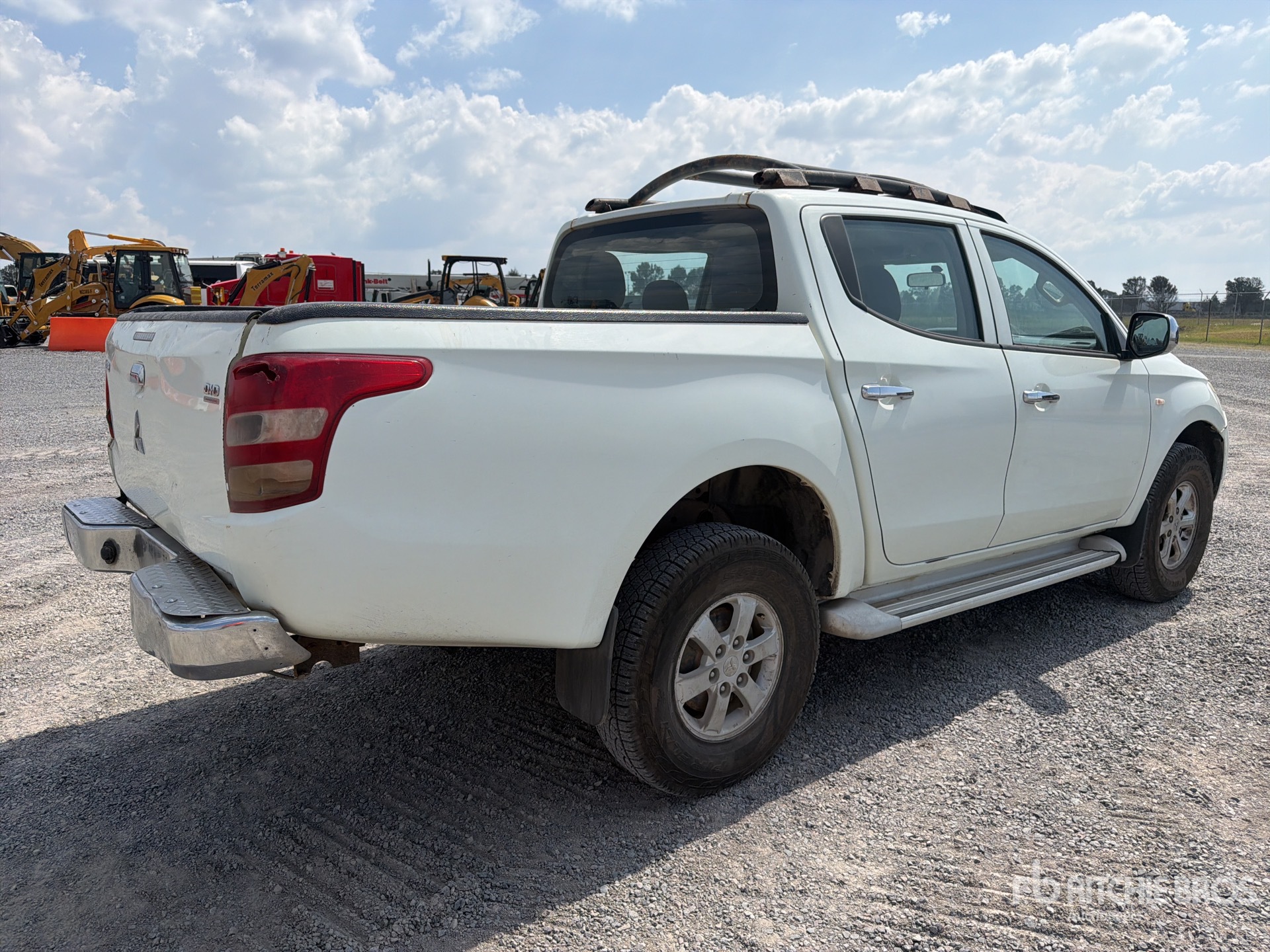 2017 Mitsubishi L200