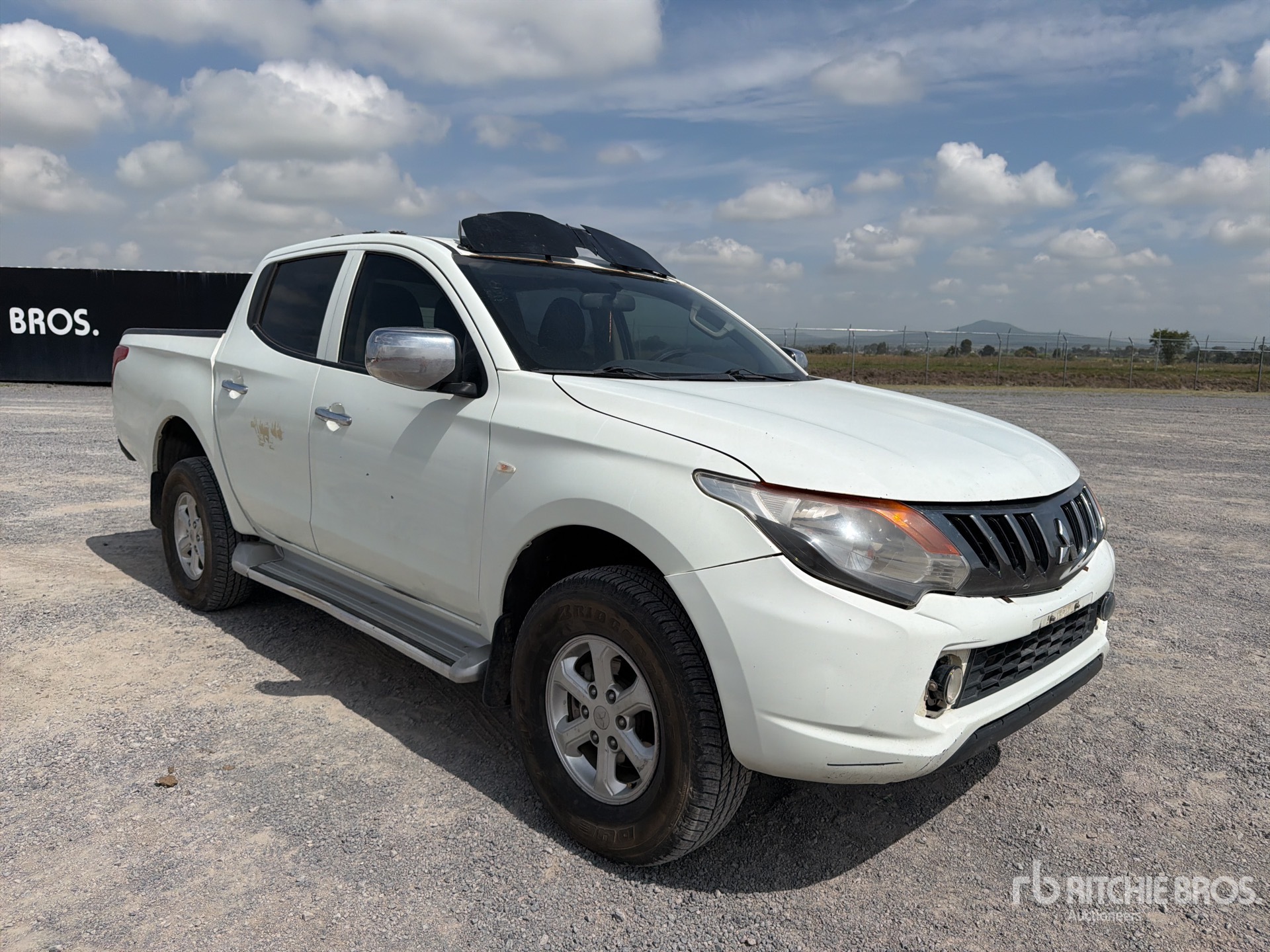 2017 Mitsubishi L200