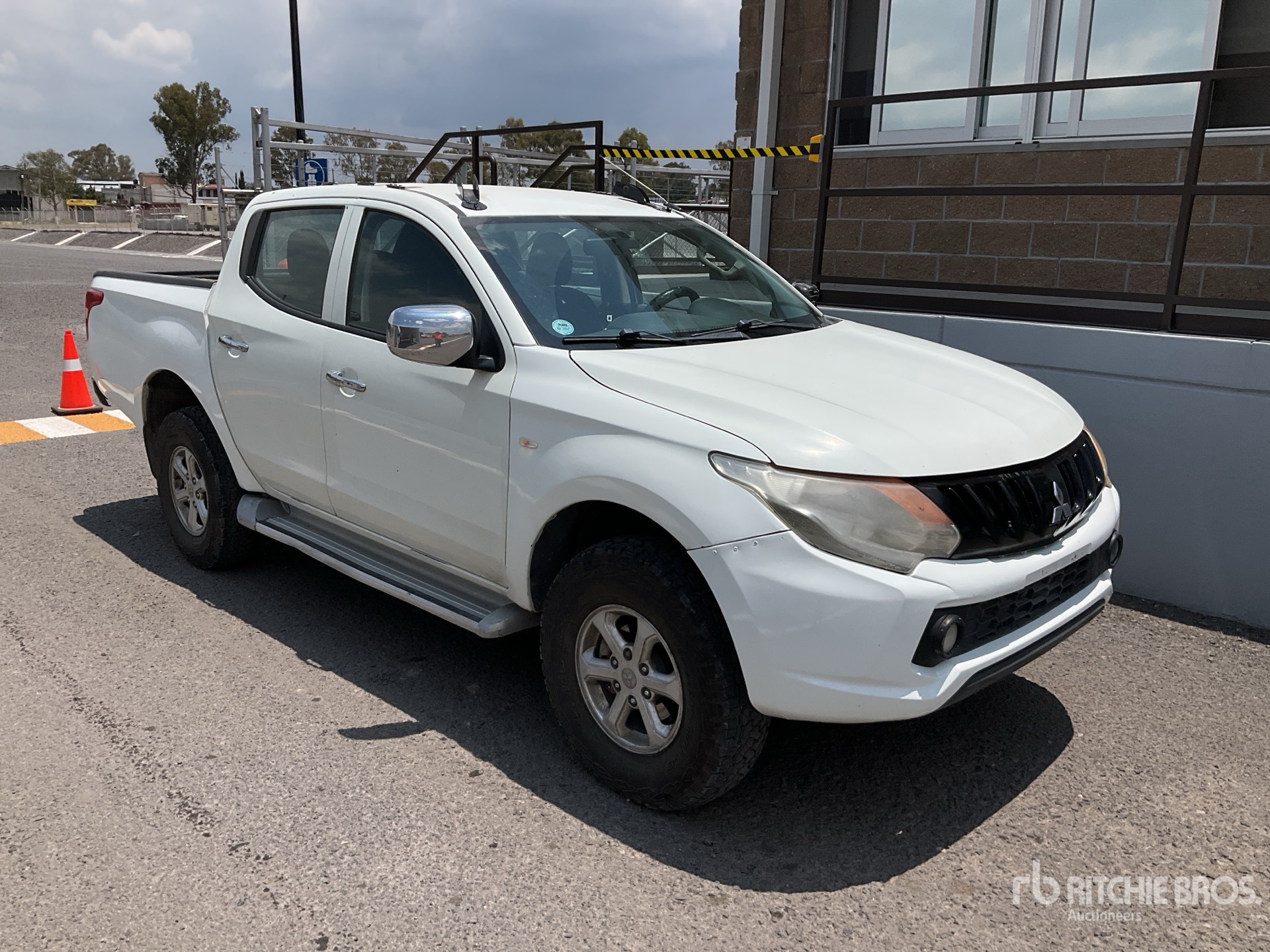 2017 Mitsubishi L200