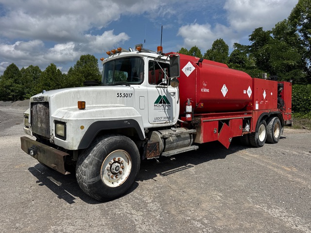 1991 Mack RD690S 2000 gal 6x4 Fuel and Lube Truck