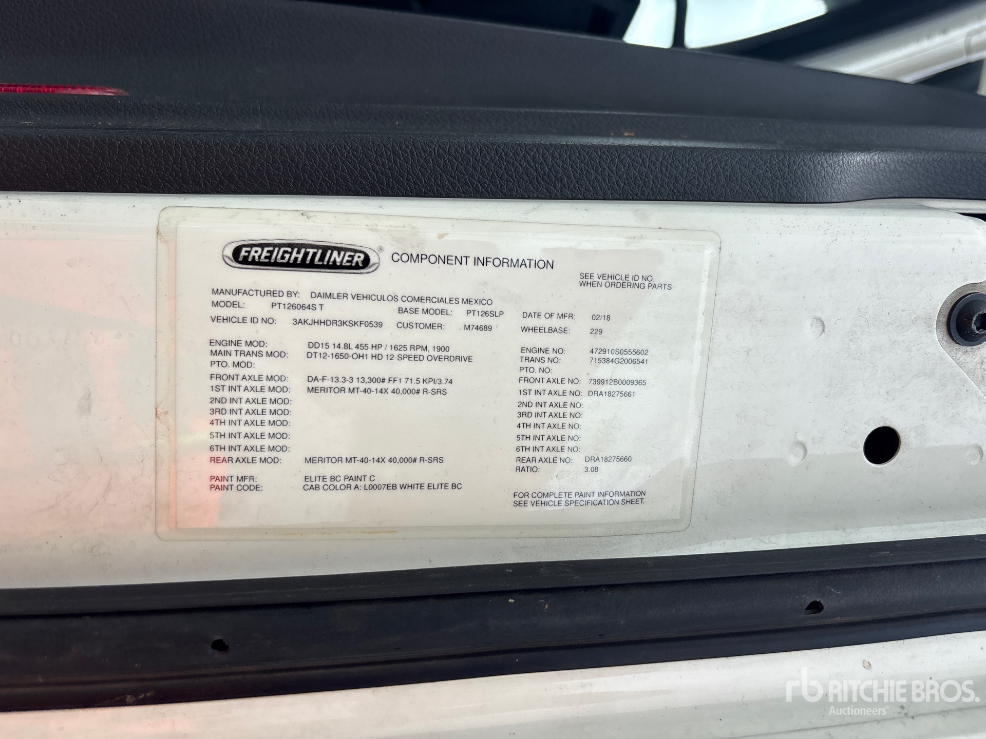 2019 Freightliner CASCADIA 126