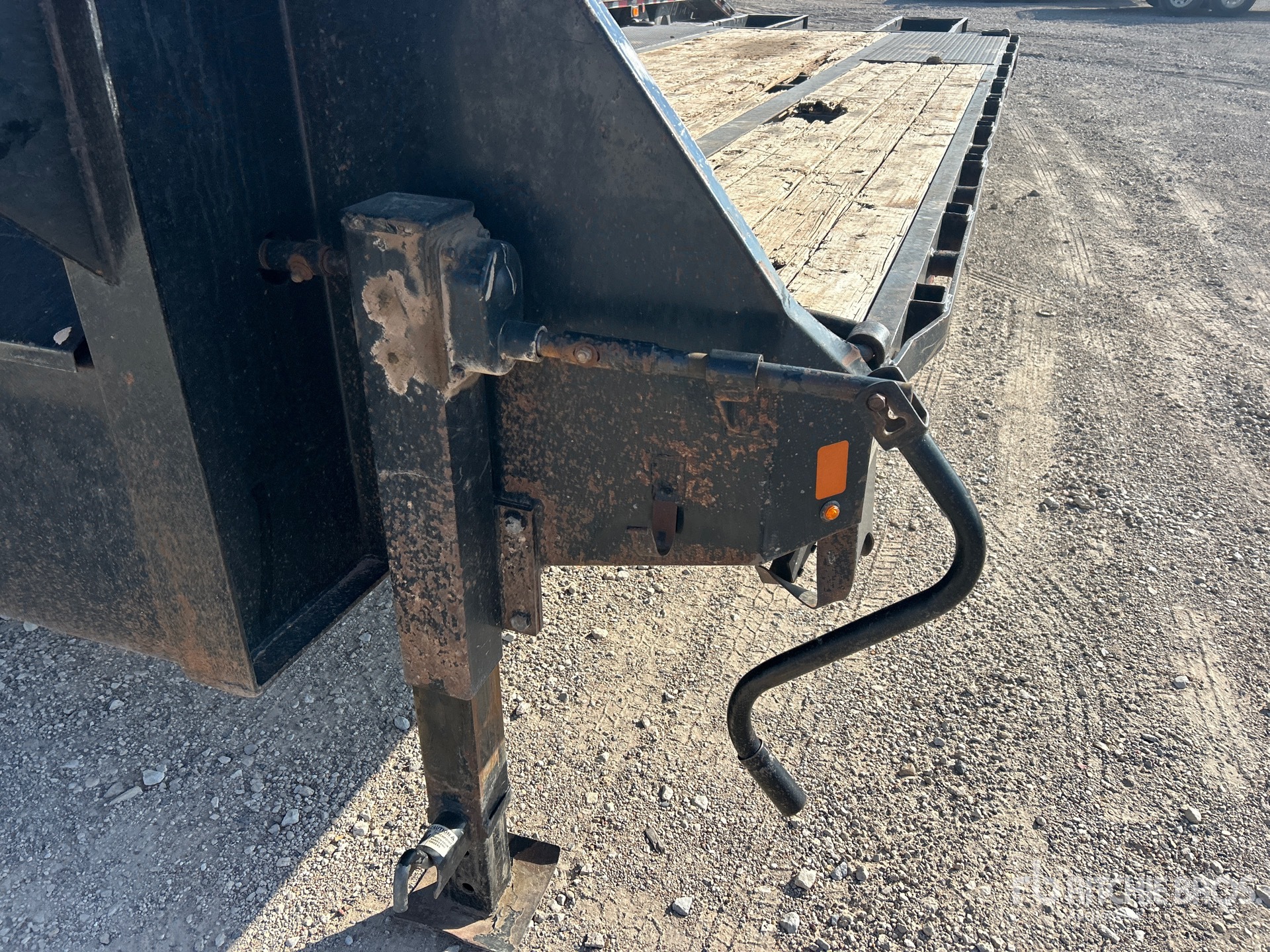 2018 Sure-Trac T/A Gooseneck