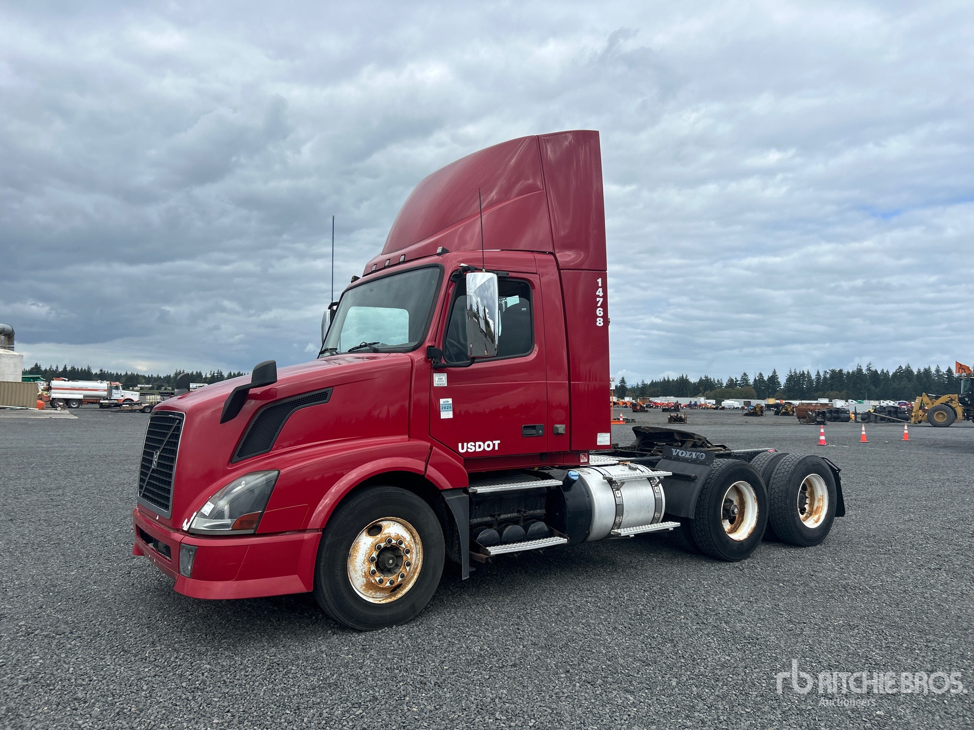 2014 Volvo VNL300