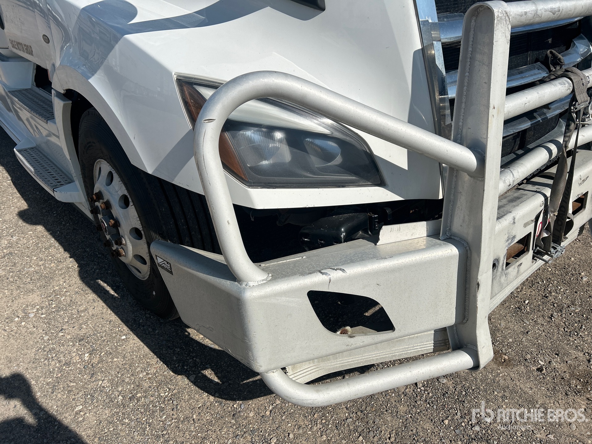 2020 Freightliner CASCADIA 126