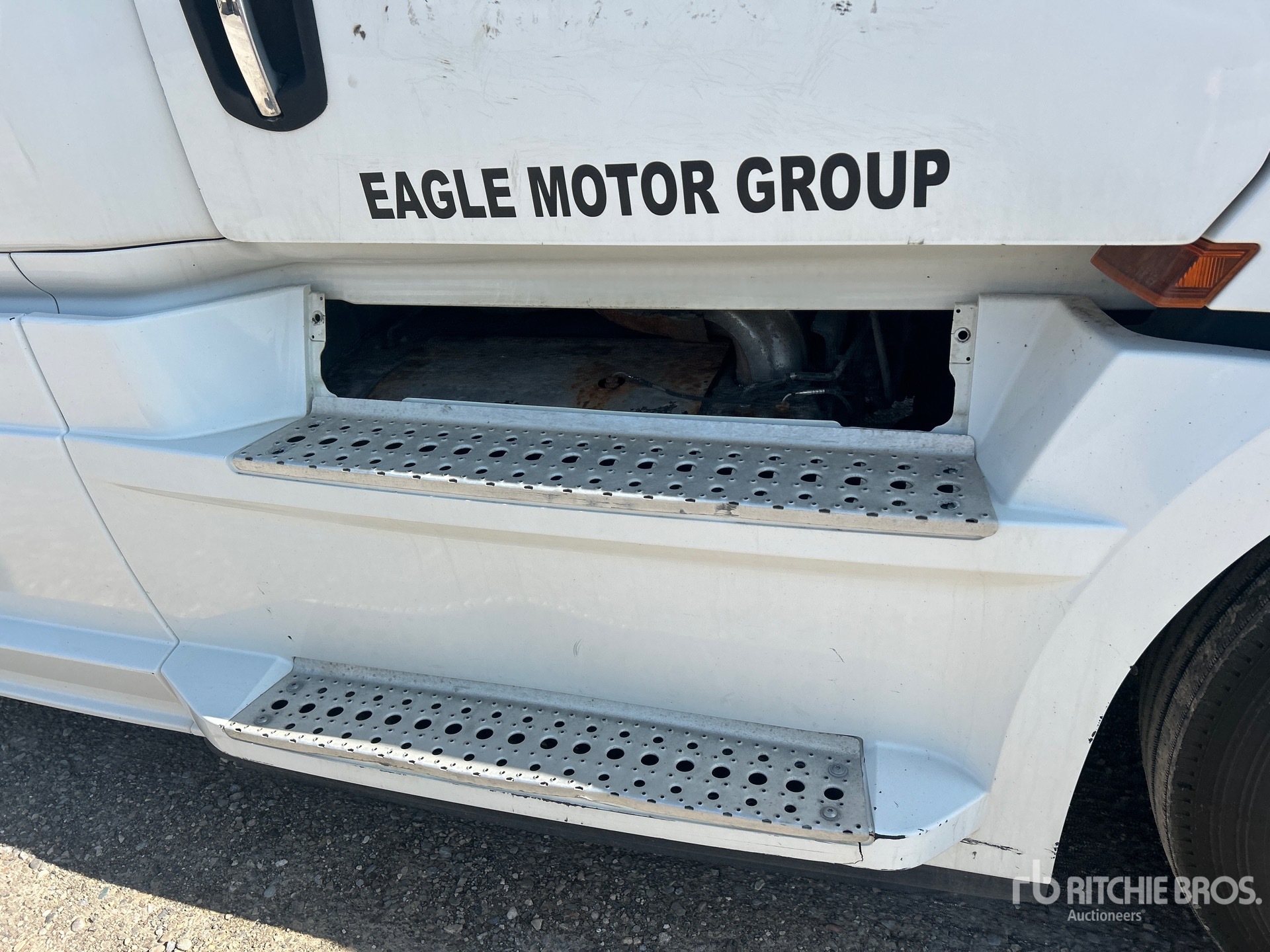 2020 Freightliner CASCADIA 126