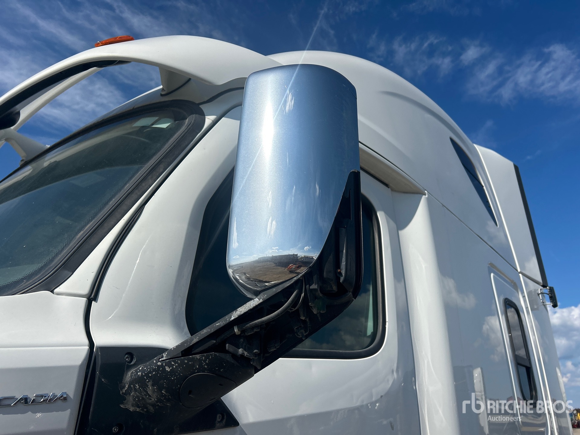 2020 Freightliner CASCADIA 126