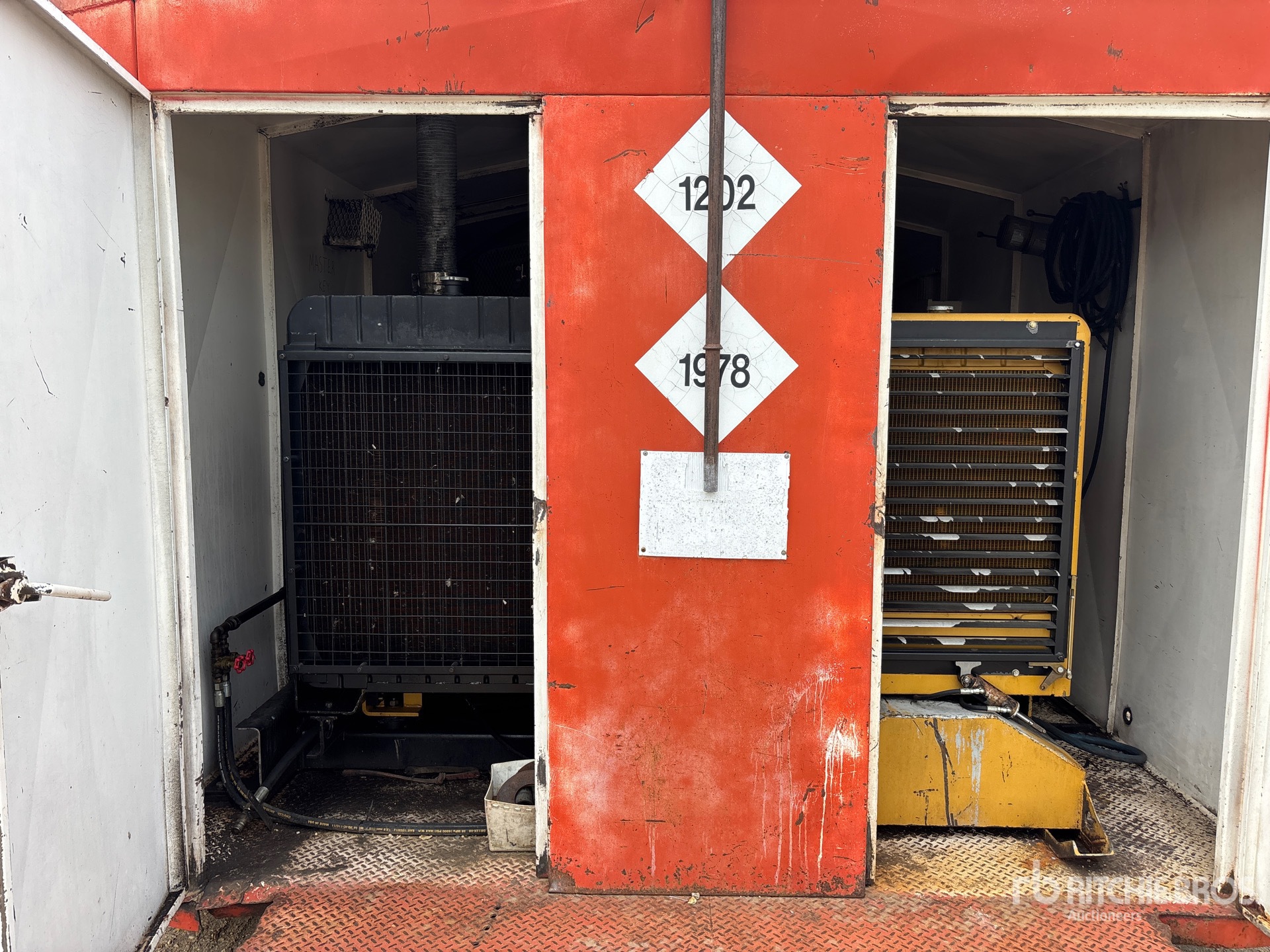 2007 Caterpillar SKID-MOUNTED DUAL