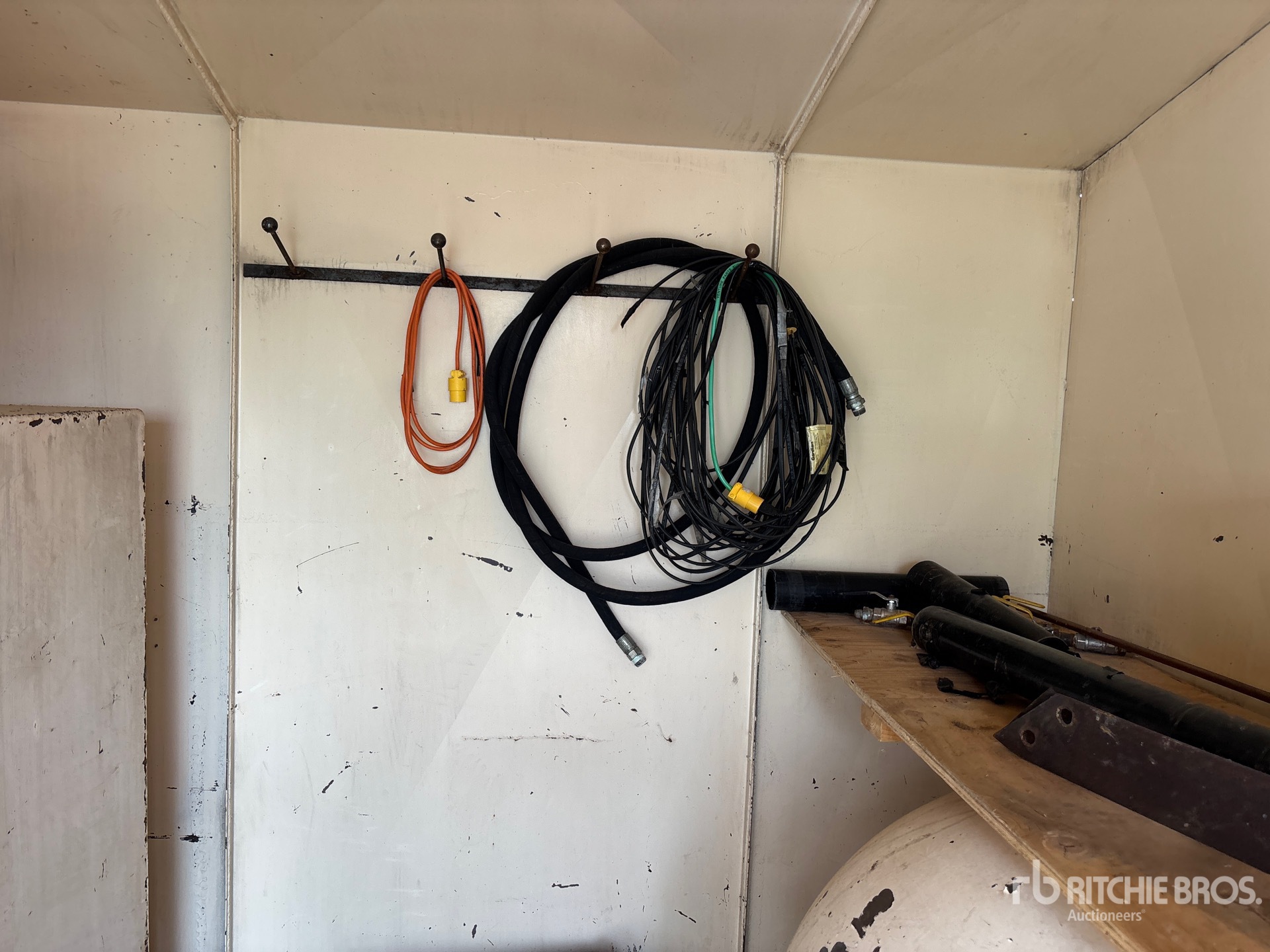 2007 Caterpillar SKID-MOUNTED DUAL