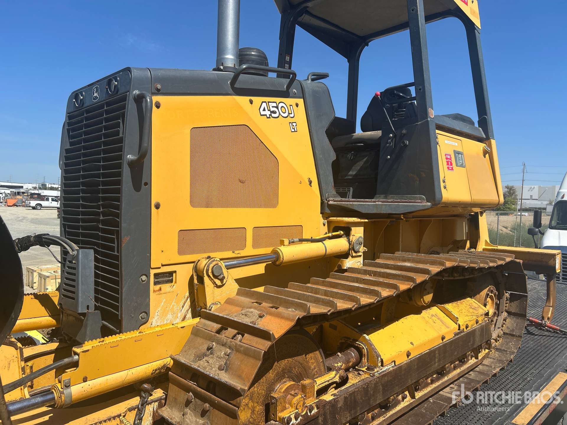 Photo of a 2014 John Deere 450J