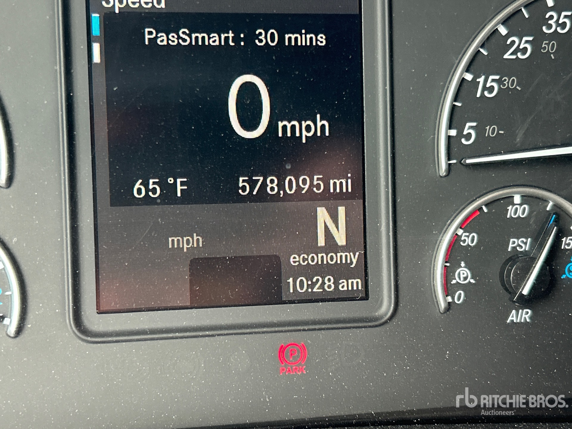 2020 Freightliner CASCADIA 126