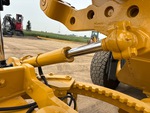 Hydraulics with Saddle Positioning Cylinder