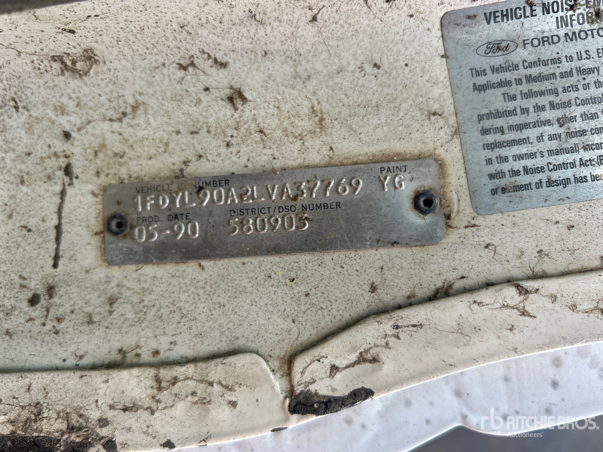 1990 Ford FT900F