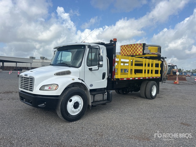 2016 Freightliner M2 106 4x2 Attenuator Truck