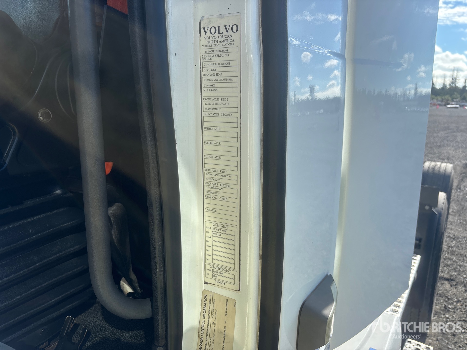 2017 Volvo VNL300