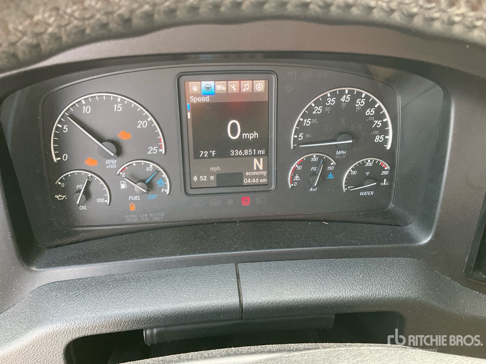 2025 Freightliner CASCADIA 126