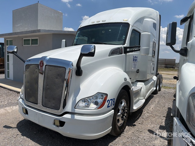 2017 Kenworth T680 T/A Sleeper Truck Tractor