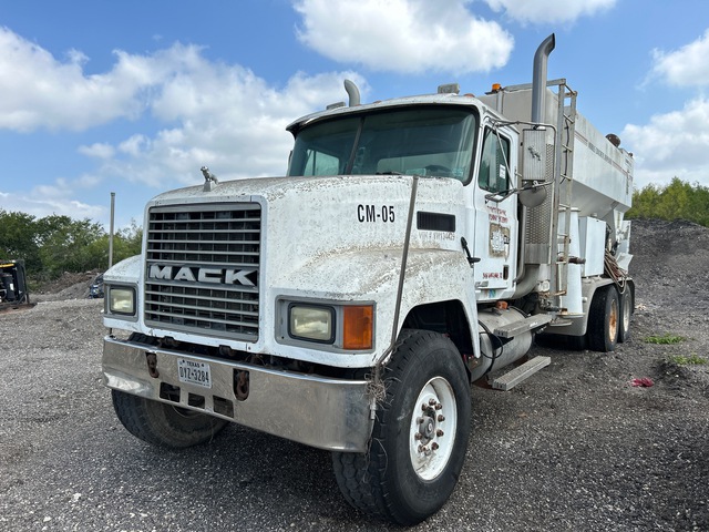 2013 cemen tech MCD10-150 10 ft on 2001 Mack CH613 6x4 Mobile Concrete Dispenser Model MCD10-150 Concrete Conveyor Truck (Inoperable)