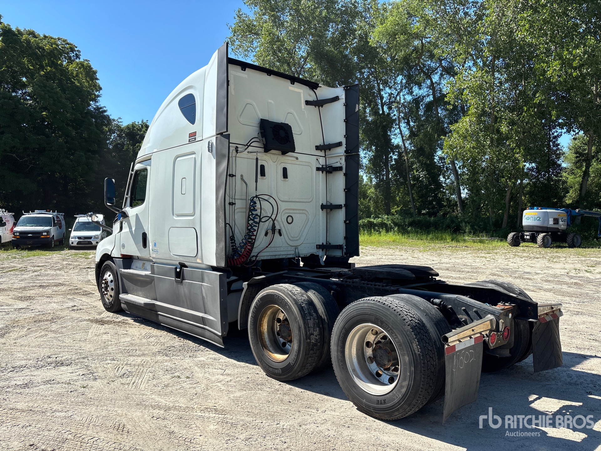 General Appearance with Picture, Left Rear Corner