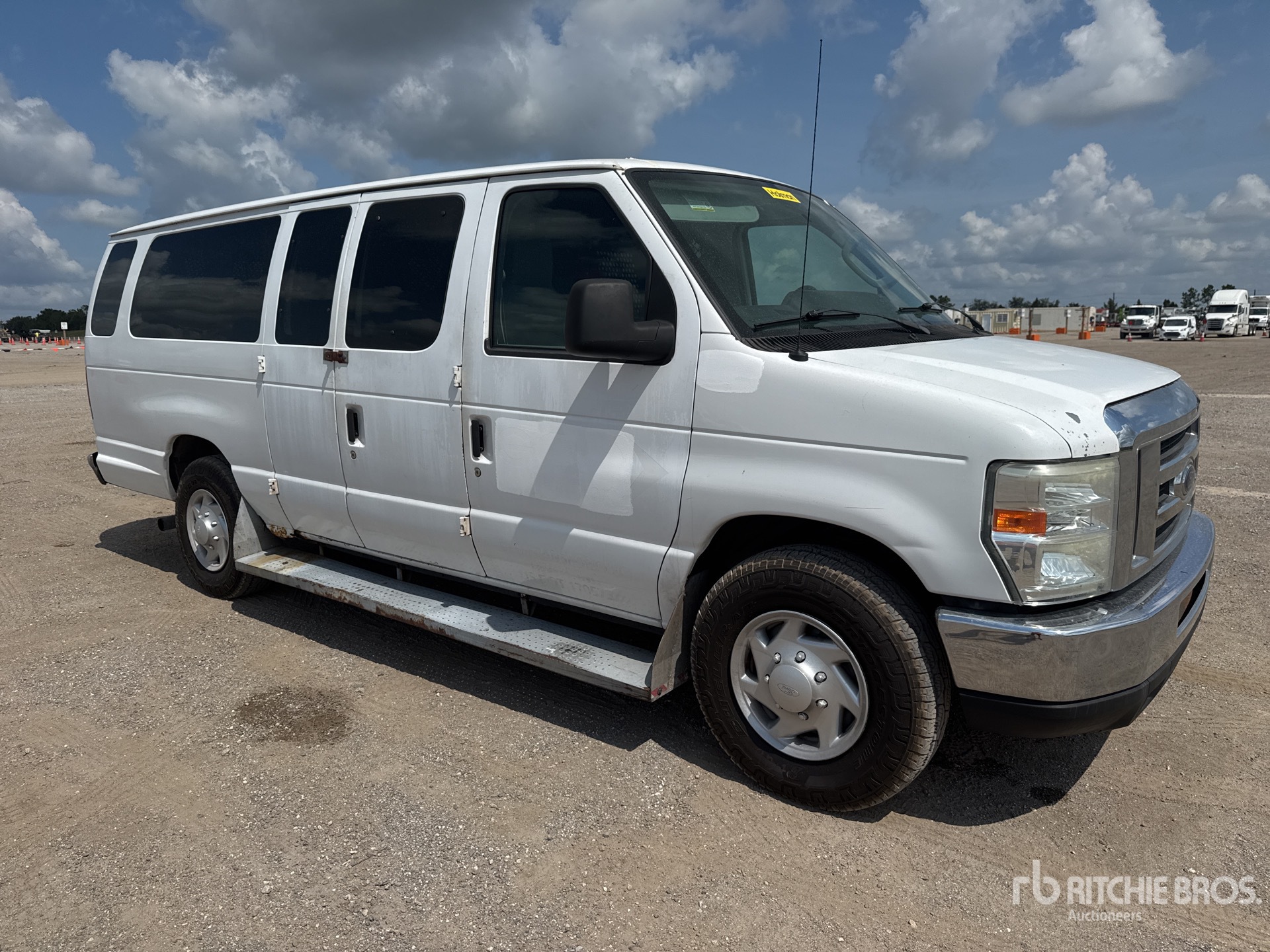 2012 Ford E-350