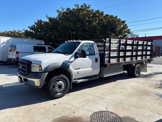 2007 Ford F-550 XL 4x2 Flatbed Truck