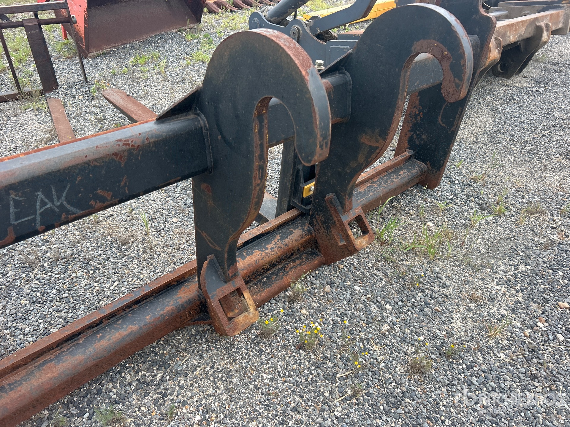 Caterpillar 72 in Q/C - Fits Cat 924