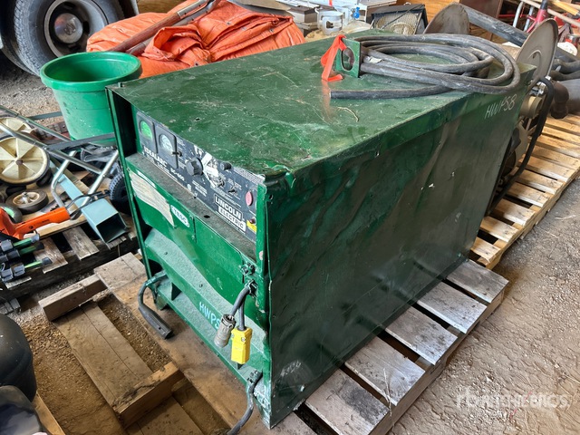 Lincoln Electric DC-600 Electric Welder