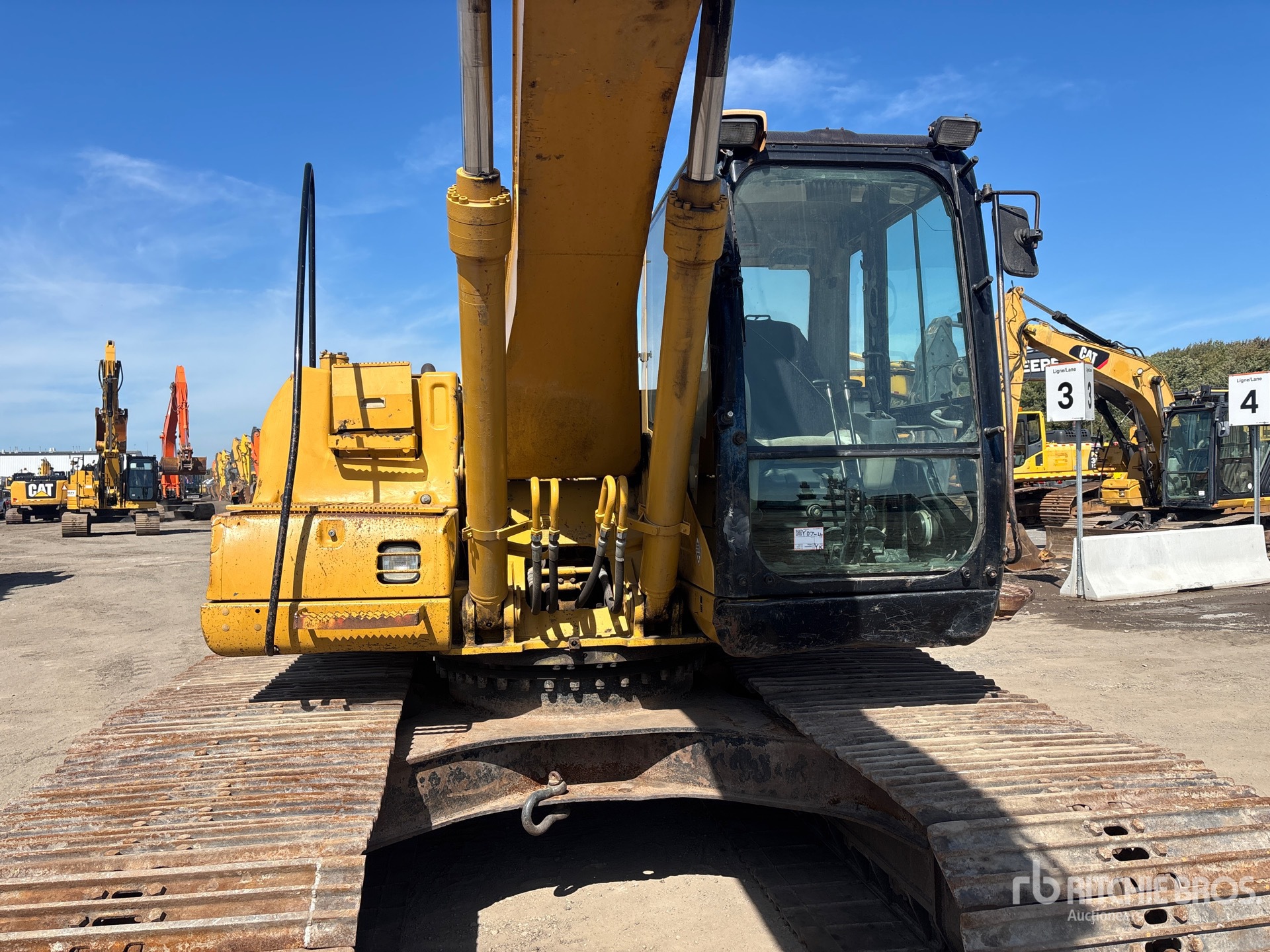 2005 Caterpillar 320C L