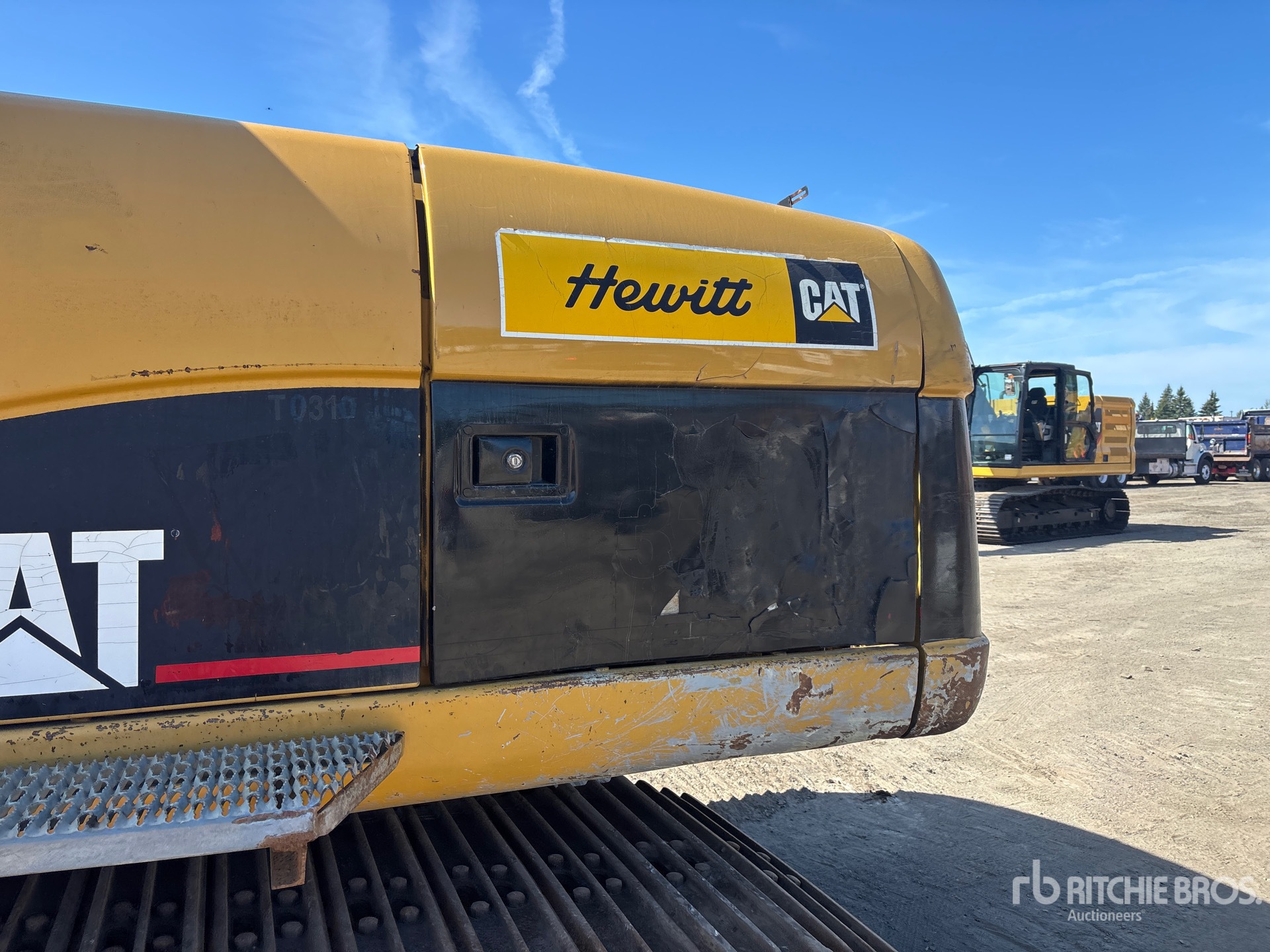 2005 Caterpillar 320C L