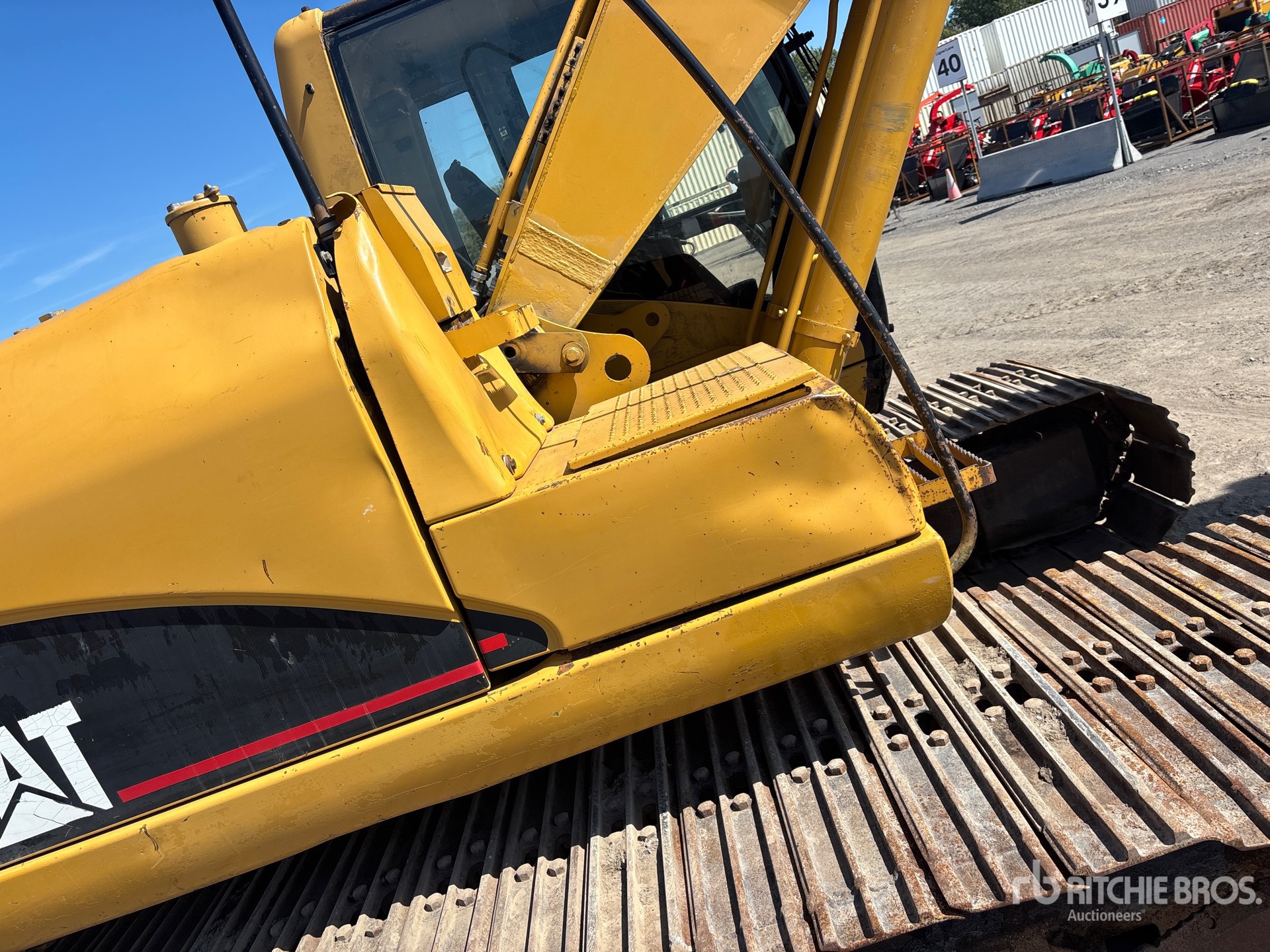 2005 Caterpillar 320C L