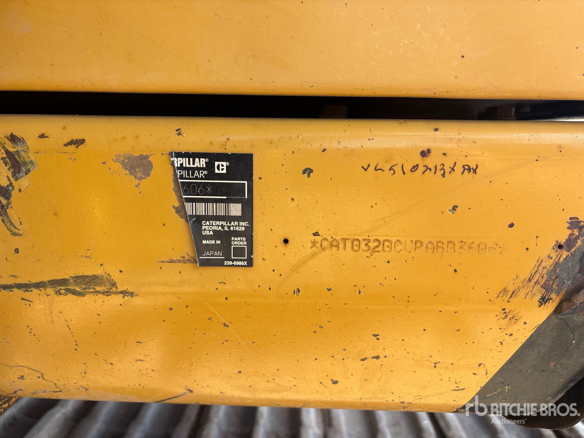 2005 Caterpillar 320C L