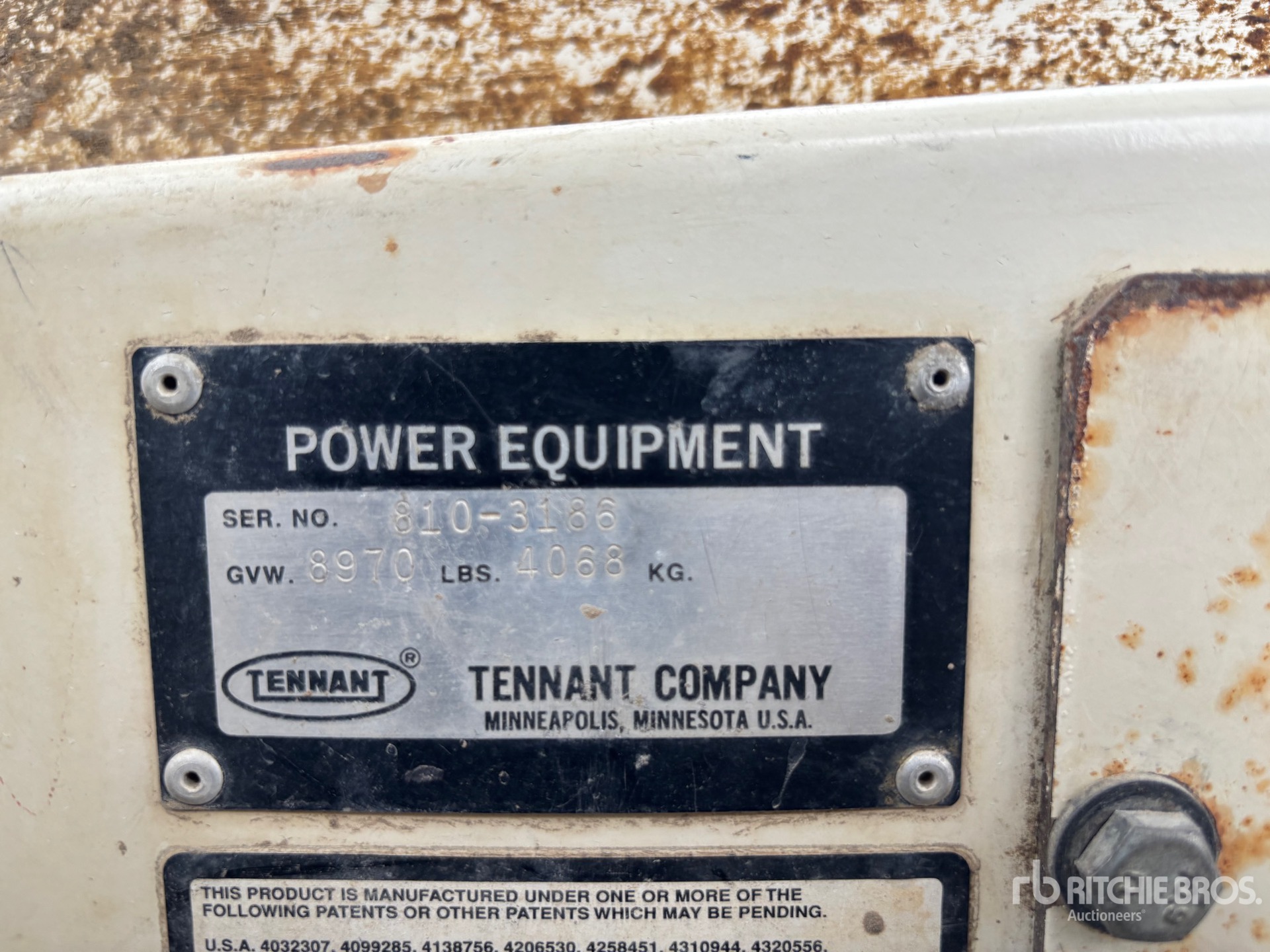 2002 Tennant  810