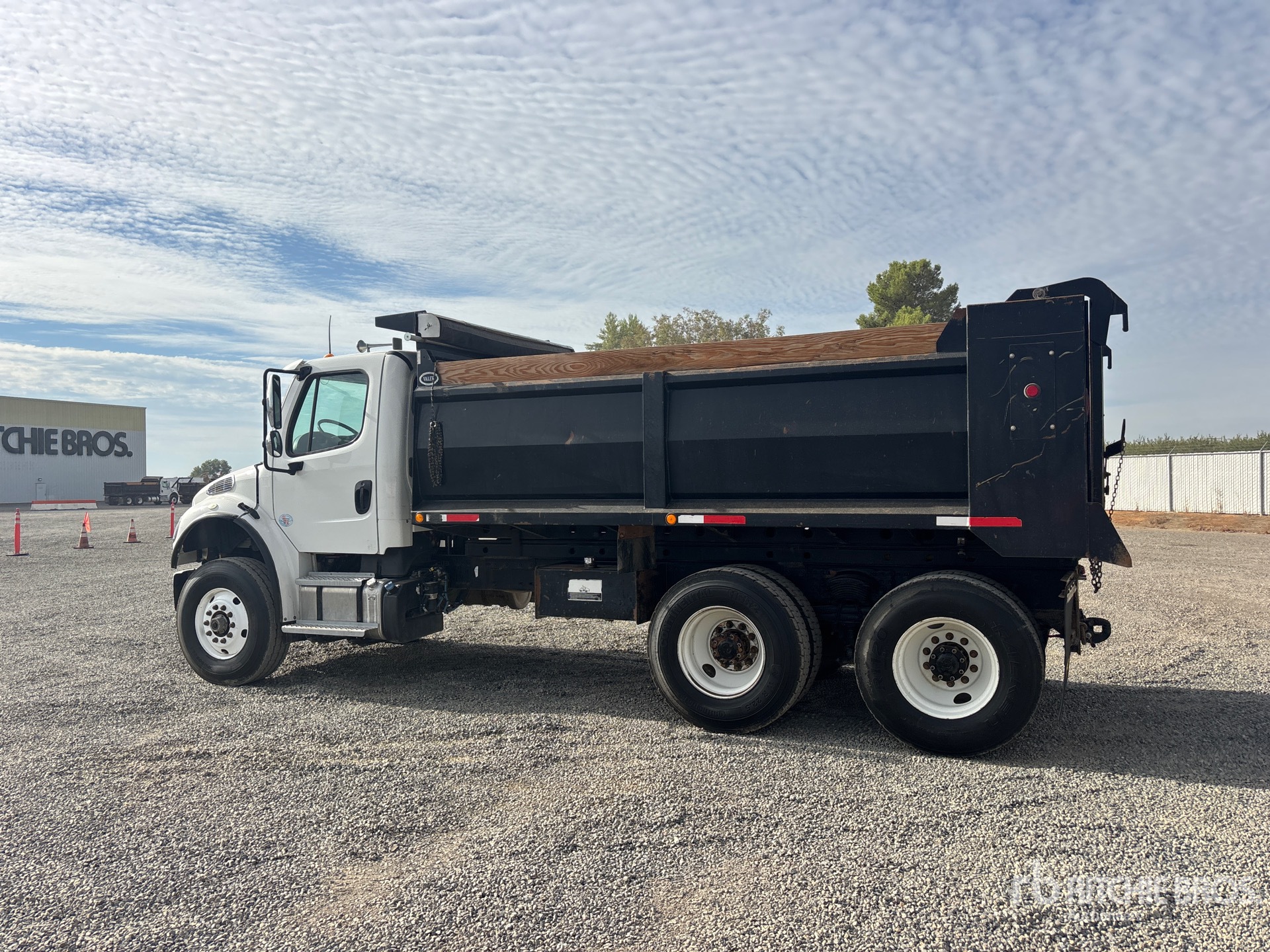 2018 Freightliner M2 106