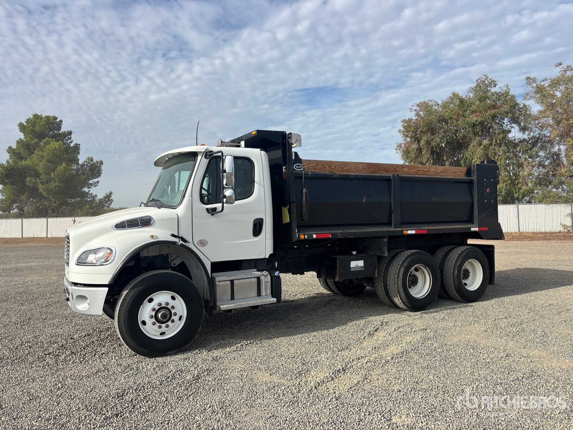 2018 Freightliner M2 106