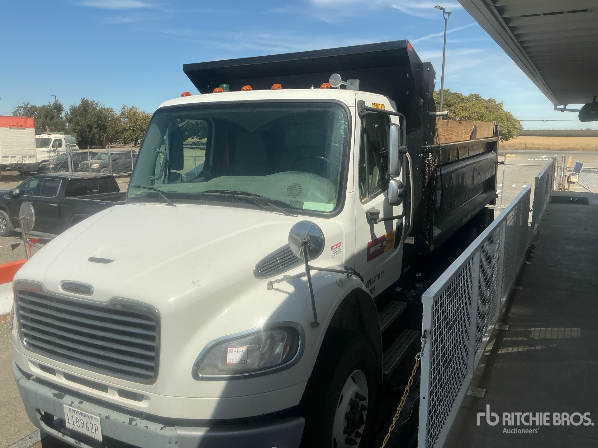 2017 Freightliner M2 106
