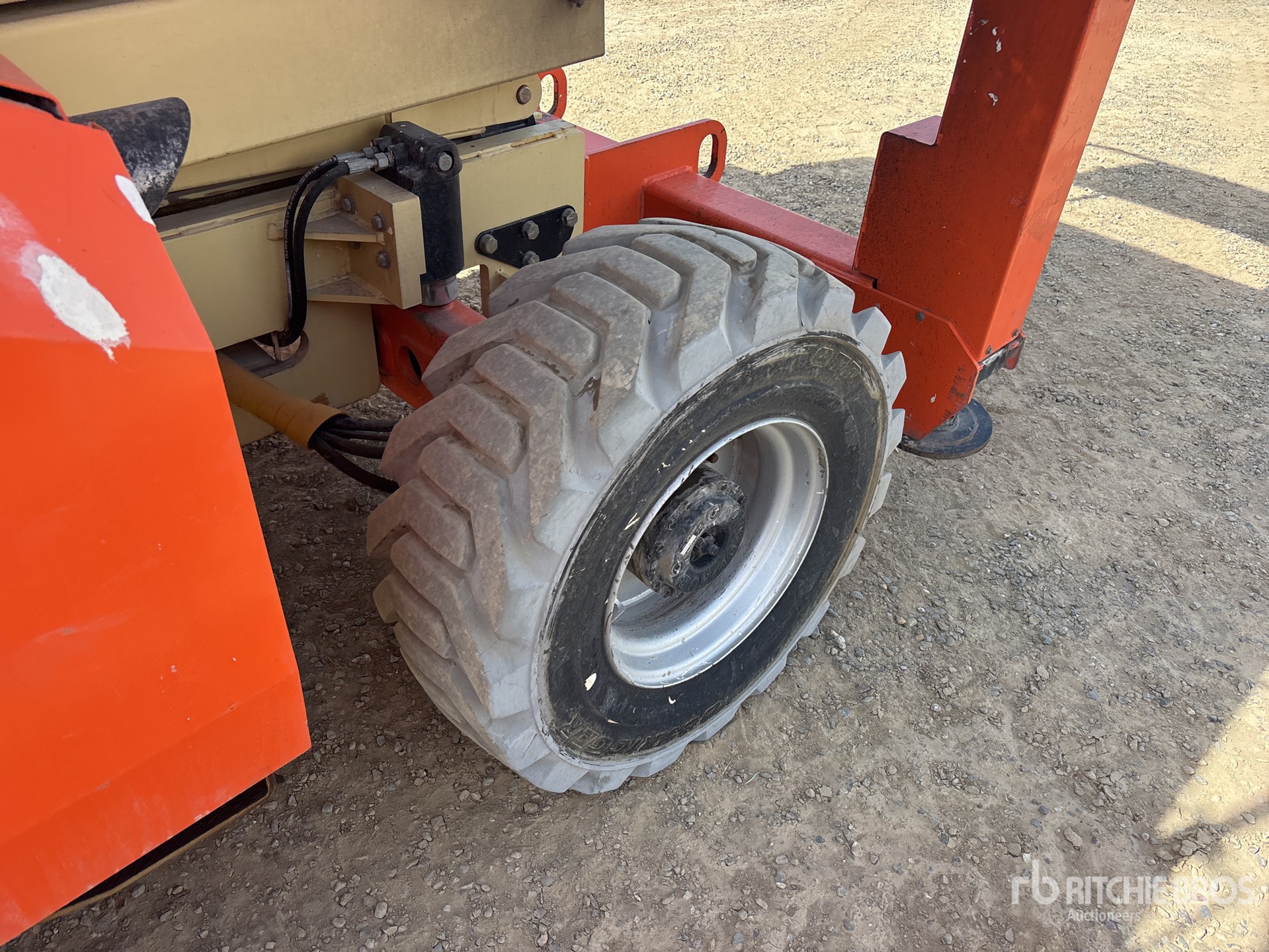 2016 JLG 4394RT