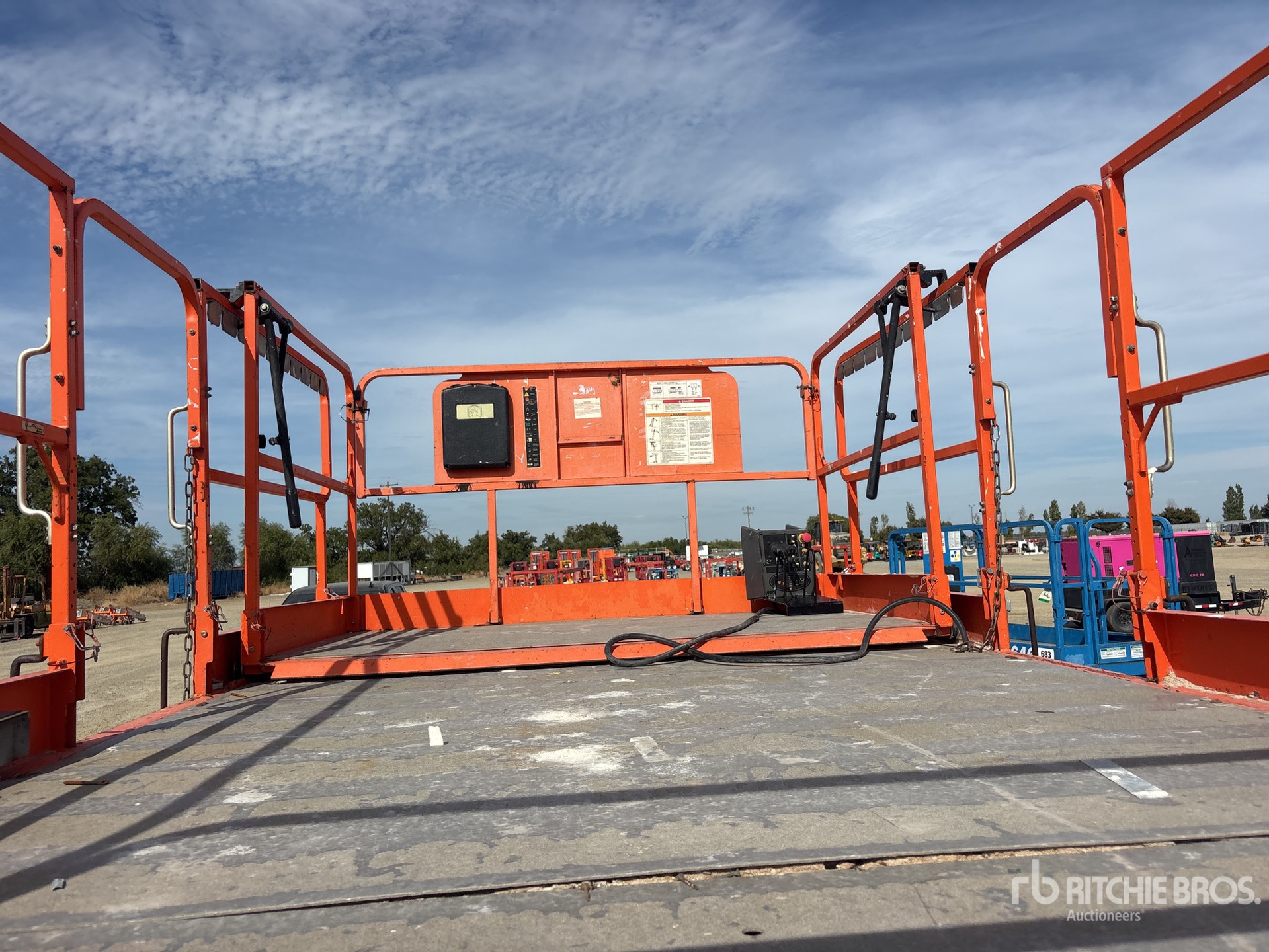 2016 JLG 4394RT