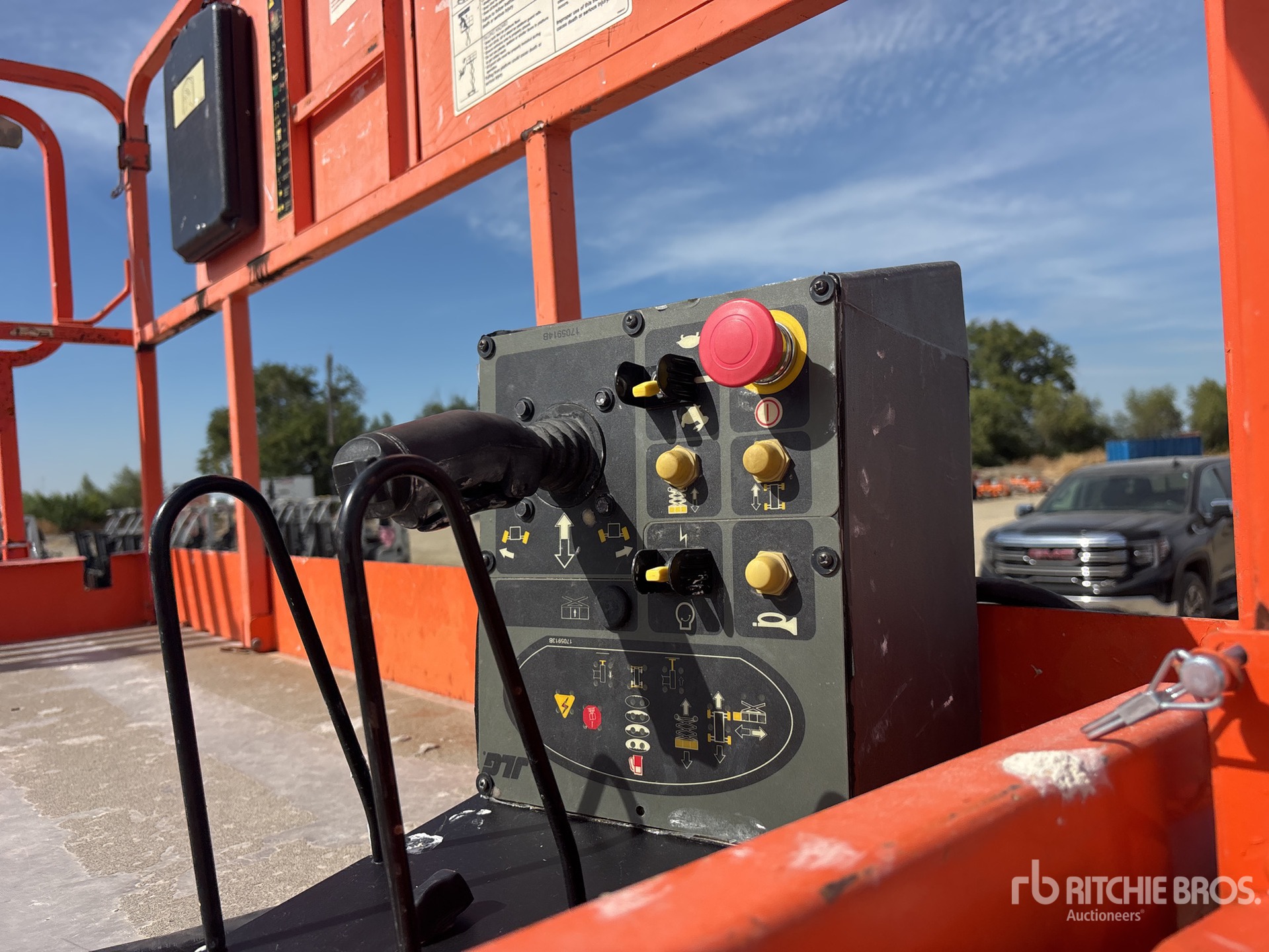 2016 JLG 4394RT