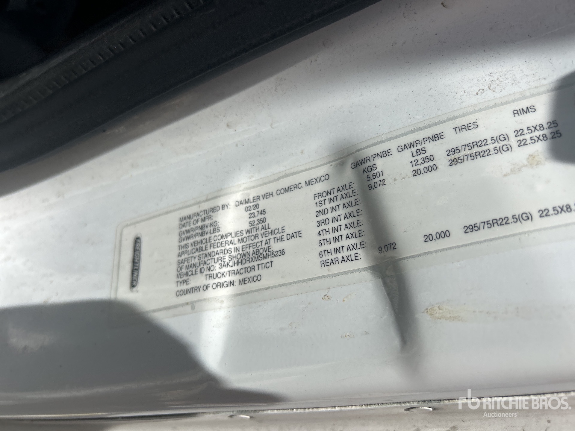 2021 Freightliner CASCADIA 126